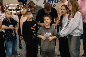 Дети сотрудников завода «АВРОРА-НЕФТЬ» на соревнованиях по гонкам моделей автомобилей